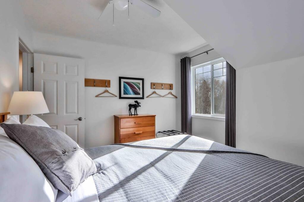 캔모어 Big Mountain Views - Bright 2-Story Corner Unit 아파트 외부 사진