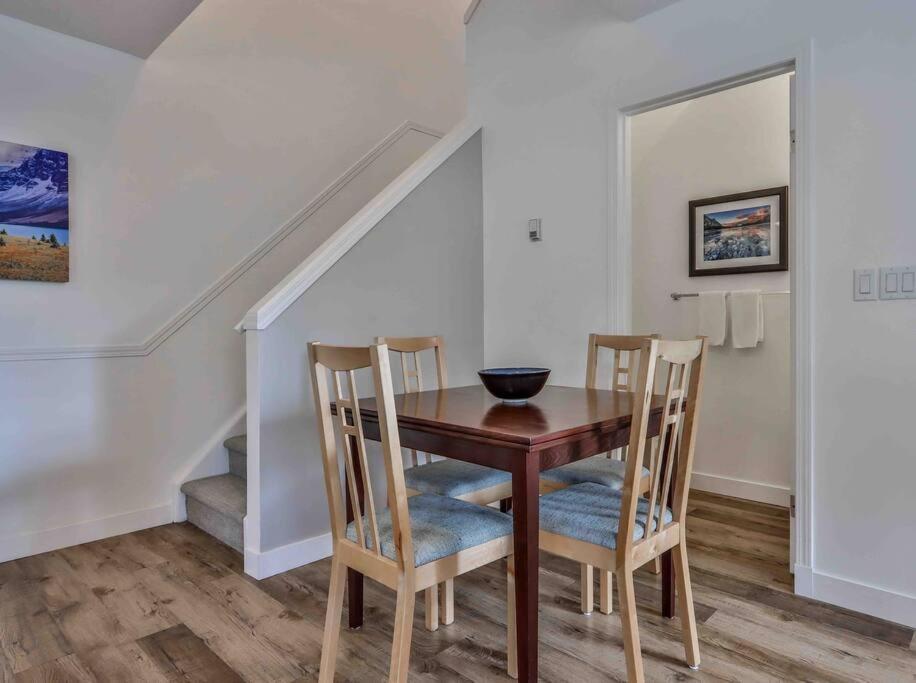 캔모어 Big Mountain Views - Bright 2-Story Corner Unit 아파트 외부 사진