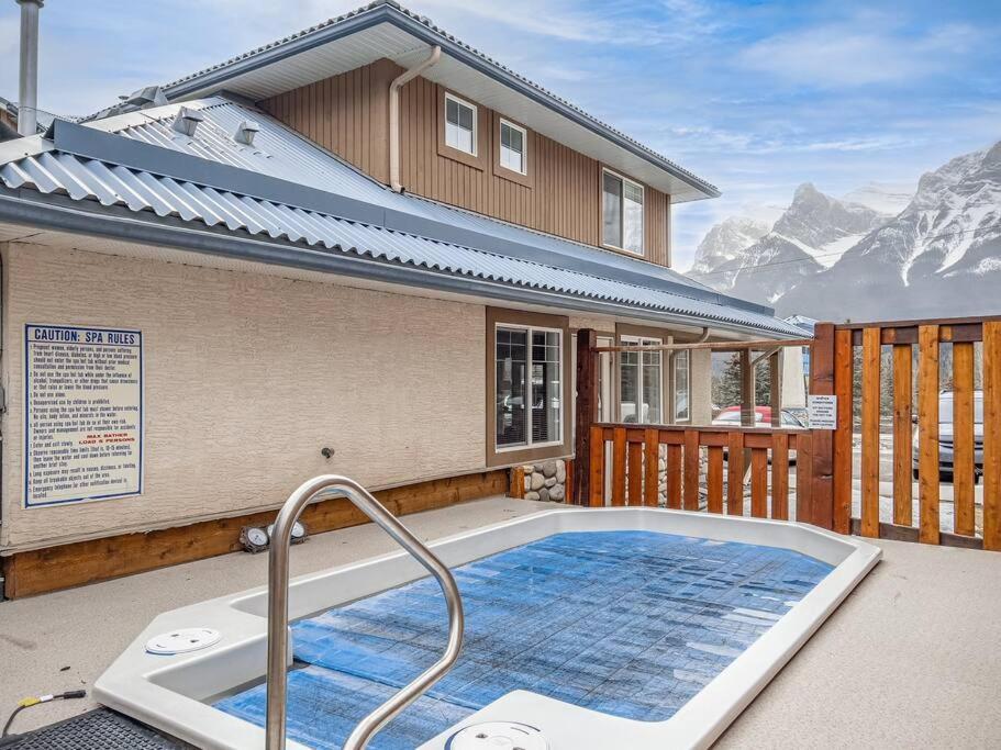 캔모어 Big Mountain Views - Bright 2-Story Corner Unit 아파트 외부 사진